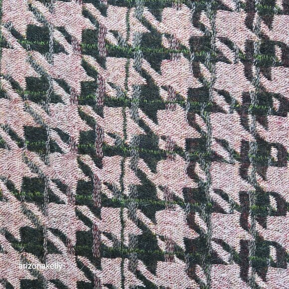 Wilfred 100% Wool Pink Houndstooth Scarf Reversible Aritzia - Picture 6 of 10